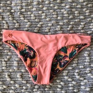Maaji size small reversible bottoms